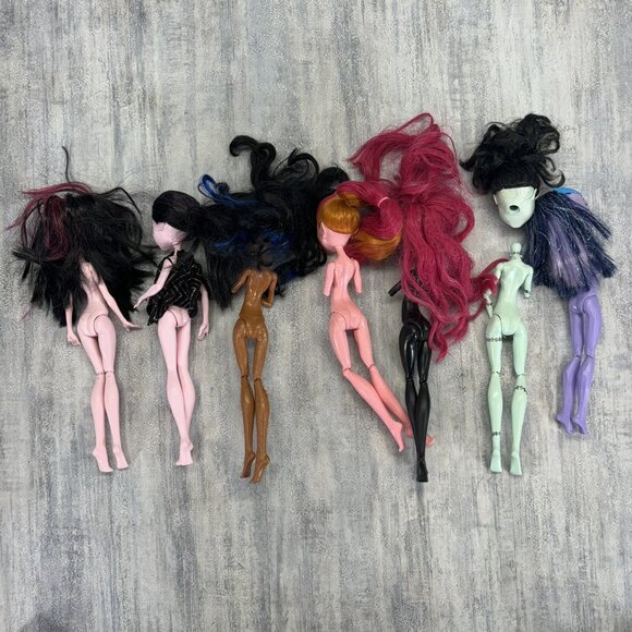 Monster High Dolls Lot of 7 Dolls For Parts Or Repair Frankie Gigi Delilah - Picture 9 of 10